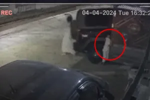 थार पार्क करते समय बड़ा हादसा, गेट बंद कर रही महिला को कुचलकर दीवार में दबाया, मौत