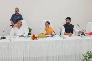 Giridih News: नगर निगम की नई इमारत में पहली बोर्ड बैठक संपन्न, विकास योजनाओं पर हुआ मंथन