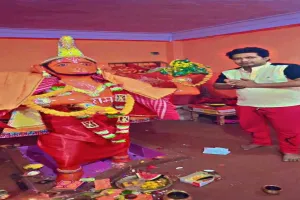 Bokaro News: हनुमान जन्मोत्सव पर सजा मंदिर, सैकड़ों भक्तों ने किया पूजा-अर्चना