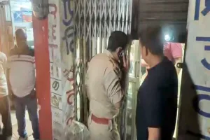 Ranchi News: प्रीति ज्वेलर्स में हथियारों के बल पर लूटपाट, अपराधी फरार