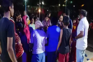 Bokaro News: शनिदेव मंदिर में उमड़ा श्रद्धा का सैलाब, खिचड़ी महाप्रसाद के लिए जुटे सैकड़ों भक्त