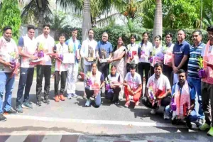 Bokaro News: खेलो इंडिया और नेशनल रिले में परचम लहराने वाले खिलाड़ी सम्मानित