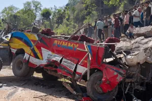 Udhampur Bus Accident: पहाड़ी रास्ते पर बड़ा हादसा, 150 फीट नीचे गिरी बस, 20 की मौत, तस्वीरें आईं सामने
