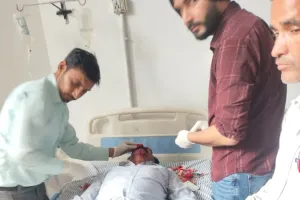 मंडी के सरकाघाट में शादी से लौट रही कार गहरी खाई में गिरी; खतरनाक मोड़ पर फिर हुआ हादसा