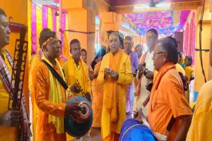 Pakur News: गनपुरा में भव्य कलश यात्रा के साथ हरिनाम संकीर्तन शुरू, भक्तों की उमड़ी भीड़