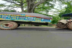 Pakud News: महेशपुर में ओवरलोड बालू की अवैध तस्करी जारी, प्रशासन की चुप्पी पर सवाल