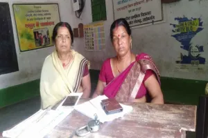 साहिबगंज में SIR अभियान तेज, सभी बूथों पर ‘अन-मैप्ड’ वोटर लिस्ट चस्पा, नाम जांचने उमड़ी भीड़