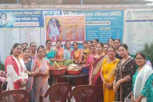 Koderma News: अधिक मास में भक्ति और सेवा का संगम, गुरु कृपा शांति भवन में विशेष आयोजन