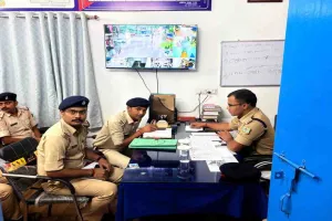 बोकारो एसपी ने थाना का किया औचक निरीक्षण, दिए कई निर्देश