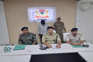 मौसेरी बहन से प्रेम पड़ा भारी, युवक की हत्या कर शव पेड़ से लटकाया