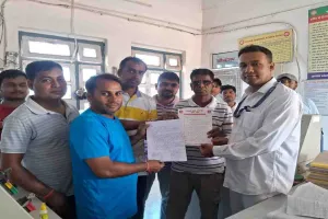 'सलैया में रुकेगी एक्सप्रेस: रेलवे अफसरों ने किया सड़क का निरीक्षण, स्टेशन मास्टर को सौंपा ज्ञापन'