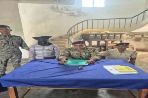गैस चूल्हा दुकान की आड़ में चल रहा था गांजा कारोबार, मधुपुर पुलिस ने दबोचा