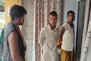 Dhanbad News: साधु बनकर घर में घुसे, मंत्र-तंत्र के नाम पर उड़ाए जेवर; ग्रामीणों ने दबोचे 3 ठग