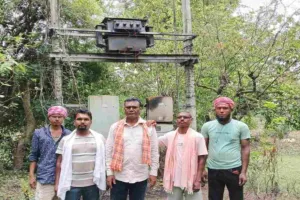 Pakur News: उपासना मरांडी के प्रयास से चांदपुर में बिजली समस्या का समाधान, 25 केवीए ट्रांसफार्मर स्थापित