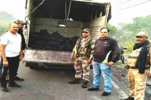 Bokaro News: कोयला माफियाओं के खिलाफ सीआईएसएफ का बड़ा एक्शन, 3.55 टन कोयला जब्त