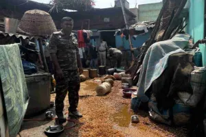 Hazaribagh News: अवैध शराब के विरुद्ध उत्पाद विभाग की सघन छापेमारी, 1200 किलो जावा महुआ विनष्ट