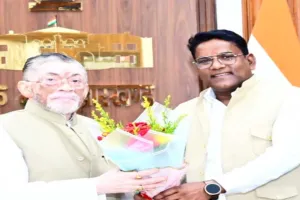 छतरपुर को जिला बनाने की उठी मांग: नगर अध्यक्ष अरविंद गुप्ता ने राज्यपाल से की शिष्टाचार मुलाकात
