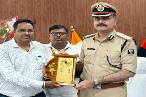 Koderma News: भारती श्रमजीवी पत्रकार संघ ने आईजी विकास वैभव को सौंपा ज्ञापन