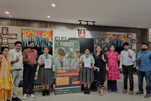 CBSE 12वीं रिजल्ट 2026: मानसी तिवारी ने 95.8% अंक हासिल कर सेंट जेवियर्स स्कूल में किया टॉप