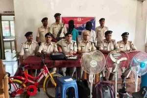 Bokaro News: बंद क्वार्टर चोरी मामले में पुलिस ने 12 घंटे में दबोचे आरोपी