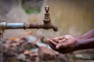 गोला के सोसो कलां और सोसो खुर्द में नल-जल योजना ठप, एक सप्ताह से बूंद-बूंद पानी को तरस रहे ग्रामीण