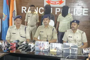 टीपीसी के दो उग्रवादी रांची से गिरफ्तार, 10 लाख की रंगदारी मांगने का आरोप; हथियार और मोबाइल बरामद