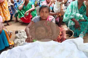 Dumka News: सांप के डंसने के बाद अंधविश्वास बना मौत की वजह, दो बच्चों के सिर से उठा पिता का साया