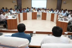Hazaribagh News: राजस्व, भू-अर्जन, राष्ट्रीय राजमार्ग एवं एनटीपीसी से संबंधित कार्यों की उपायुक्त ने की समीक्षा