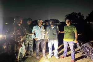 Hazaribagh News: पुलिस का मिडनाइट एक्शन: 39 टीमों ने 119 ठिकानों पर की छापेमारी, मनचलों में हड़कंप