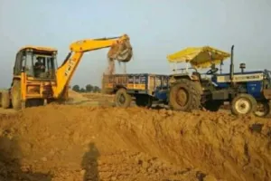 Sahebganj News: मिट्टी माफियाओं का तांडव: जेसीबी से सरेआम हो रहा अवैध उत्खनन, प्रशासन बेखबर