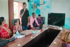 Koderma News: डिजिटल जनगणना का शंखनाद: बीएलओ को मिला 'स्व-गणना' पोर्टल का प्रशिक्षण