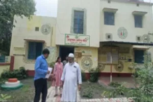 Sahebganj News: बीडीओ ने स्कूल और स्वास्थ्य केंद्र का किया औचक निरीक्षण, मिड डे मील व पढ़ाई की गुणवत्ता जांची