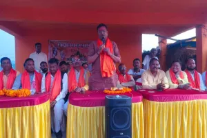Hazaribagh News: बरसोत पंचायत से 65 श्रद्धालु तीर्थ यात्रा पर निकले, सांसद मनीष जायसवाल ने पांव पखार कर लिया आशीर्वाद