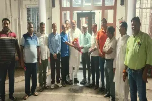 Bokaro News: मजदूरों के हक की आवाज बनी राष्ट्रीय कोलियरी मजदूर यूनियन, पदोन्नत श्रमिक का हुआ सम्मान