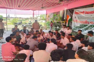 Sahebganj News: शेरशाहबादी जाति प्रमाण पत्र की मांग पर छठे दिन भी धरना जारी, बीडीओ-सीओ से वार्ता विफल