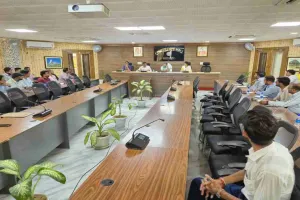 Giridih News: कौशल से रोजगार तक: डीसी ने युवाओं को ट्रेनिंग के बाद प्लेसमेंट दिलाने पर दिया जोर