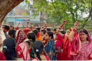 koderma News: विधायक डॉ नीरा समेत हजारों महिलाओं ने वट सावित्री की पूजा की