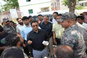 Hazaribagh News: उपायुक्त हेमन्त सती का बरकट्ठा दौरा, स्वास्थ्य सेवाओं और पर्यटन स्थलों का लिया जायजा