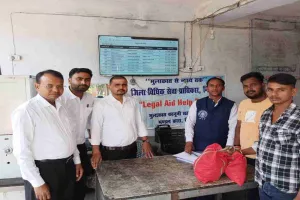 Giridih News: केंद्रीय कारा में विधिक दस्तक, जेल अदालत के साथ लगा बंदियों का मेडिकल हेल्थ चेकअप कैंप