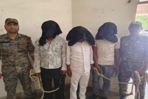 Hazaribagh News: पुलिस का बड़ा एक्शन, चोरी की बाइक और सेंट्रिंग प्लेट के साथ कबाड़ी दुकानदार समेत दो गिरफ्तार