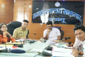 Palamu News: सड़क सुरक्षा को लेकर सख्त हुए उपायुक्त, नियम तोड़ने वालों पर होगी कड़ी कार्रवाई 