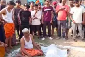 Dhanbad News: चीरागोड़ा श्मशान रोड के मैदान में मिला मोबाइल दुकानदार का शव, इलाके में तनाव