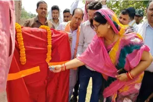 Koderma News: जल संकट दूर करने की बड़ी पहल, विधायक डॉ. नीरा यादव ने किया धोधी आहर जीर्णोद्धार का शिलान्यास 