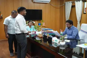 Hazaribagh News: उपायुक्त ने जनता दरबार में सुनीं आम लोगों की समस्याएं, समय-सीमा के भीतर त्वरित निष्पादन के दिए निर्देश