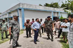 डीसी हेमंत सती का औचक निरीक्षण: नवाबगंज SC-ST हॉस्टल पहुंचे उपायुक्त, छात्रों की मांग पर तुरंत दी योजनाओं को मंजूरी