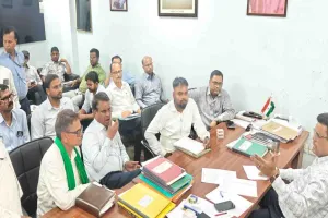 Dhanbad News: मीन अधिग्रहण मामलों पर जिला प्रशासन सख्त, अपर समाहर्ता कक्ष में रैयतों और बीसीसीएल अधिकारियों की बड़ी सुनवाई