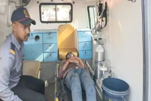 Dhanbad News: फुलारीटांड स्टेशन पर बड़ा रेल हादसा टला, चलती ट्रेन से गिरा युवक