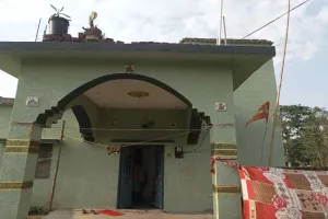 Hazaribagh News: बंद घर का ताला तोड़कर चार लाख की चोरी, इलाज के पैसे ले उड़े चोर