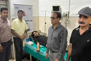 Giridih News: देवकी अस्पताल में विशाल रक्तदान शिविर संपन्न, कुल 56 यूनिट रक्त संग्रह