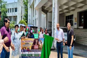 Ramgarh News: विश्व तंबाकू निषेध दिवस पर जागरूकता वाहनों को उपायुक्त ने दिखाई हरी झंडी
